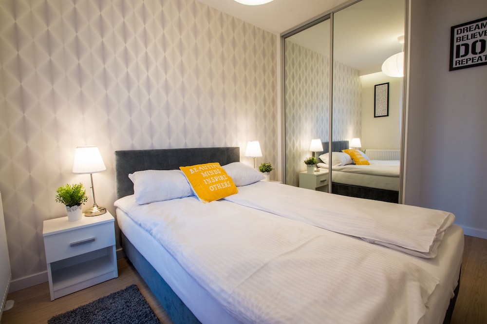 Grand Apartments - Waterlane Island SPA view 2