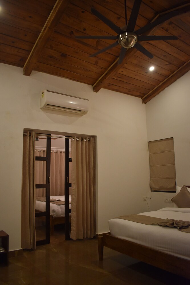 3 Acres Resort