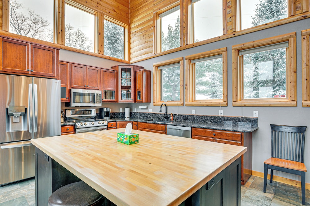 Lakefront Gem w/ Dock & Views in Lac Du Flambeau