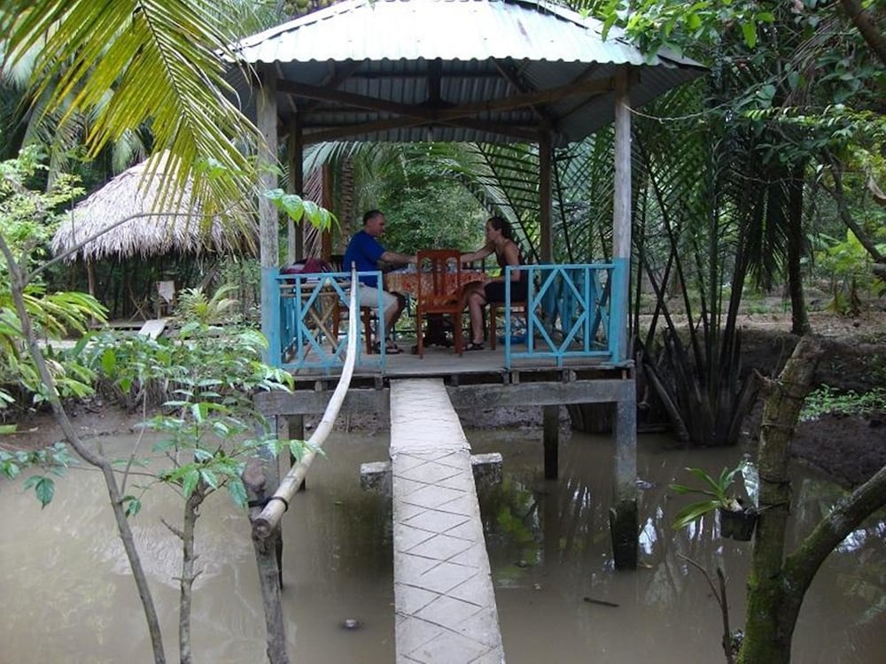 Oasis Hotel