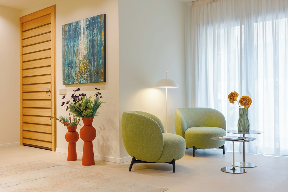Hera rooms and suites