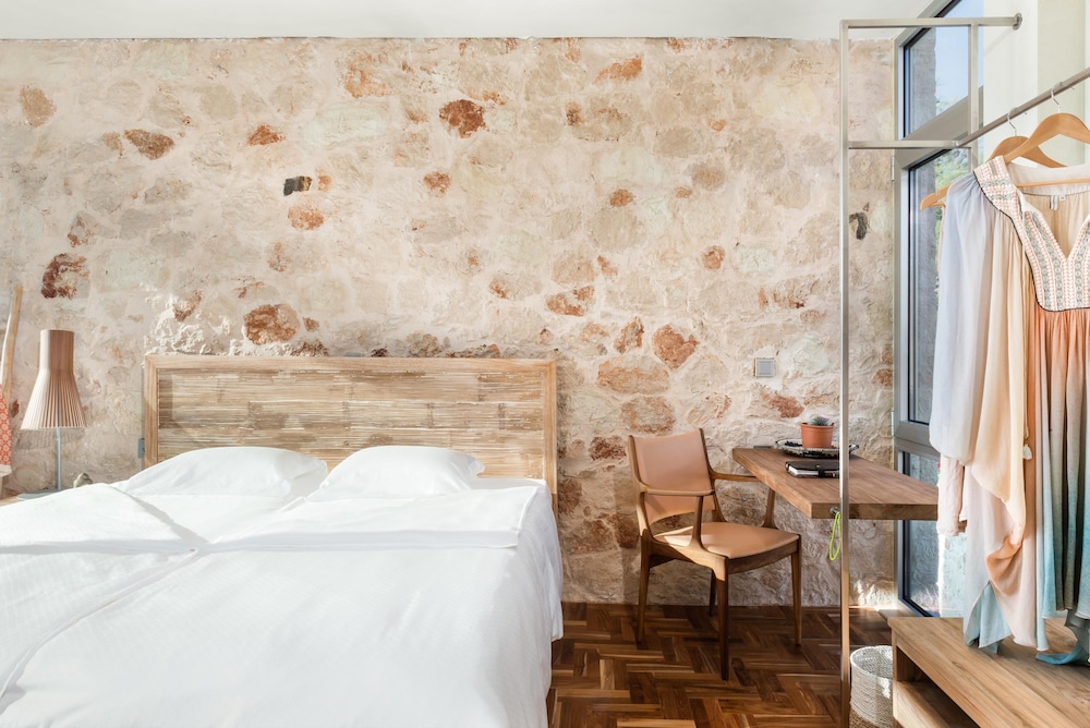 Villa Charlotte by CuraVillas Collection