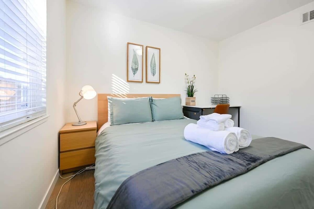 @ Marbella Lane - Exquisite Home 3BR