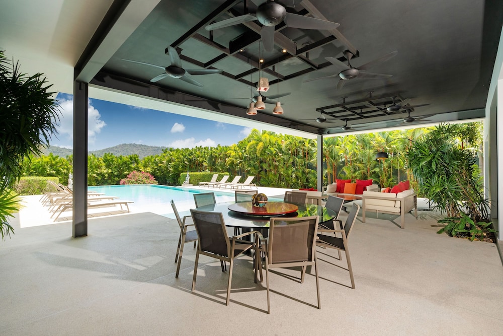 Grand 17m Pool 5BR Villa Mayacol NaiHarn