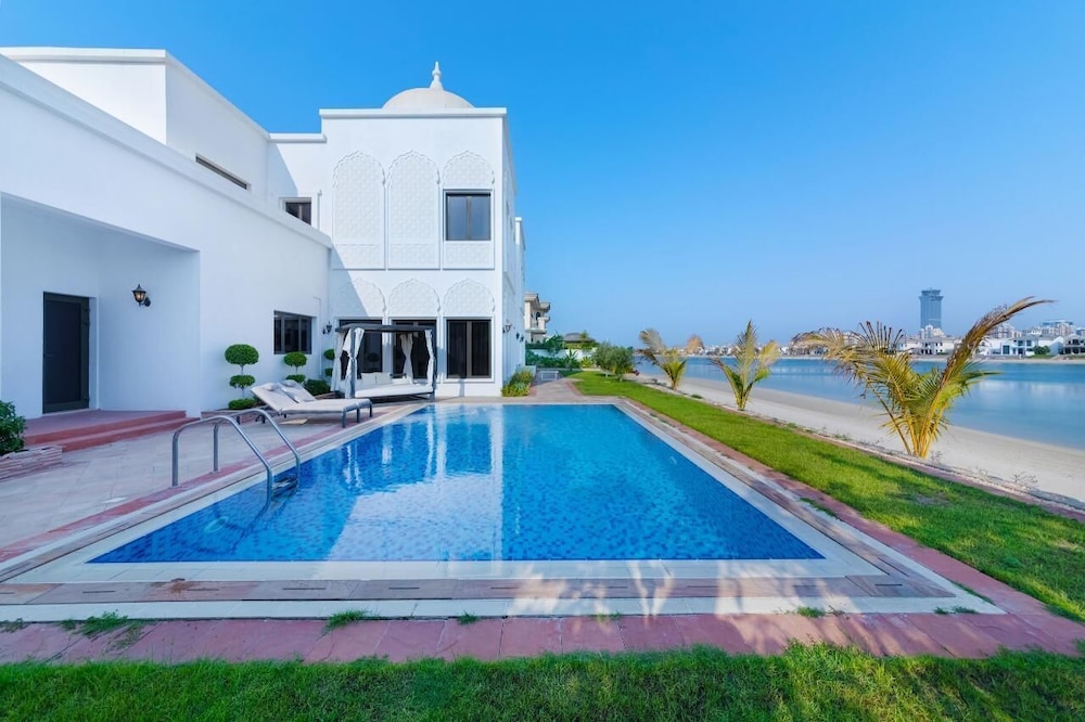 Manzil-6BR Lux Villa with Pvt Pool
