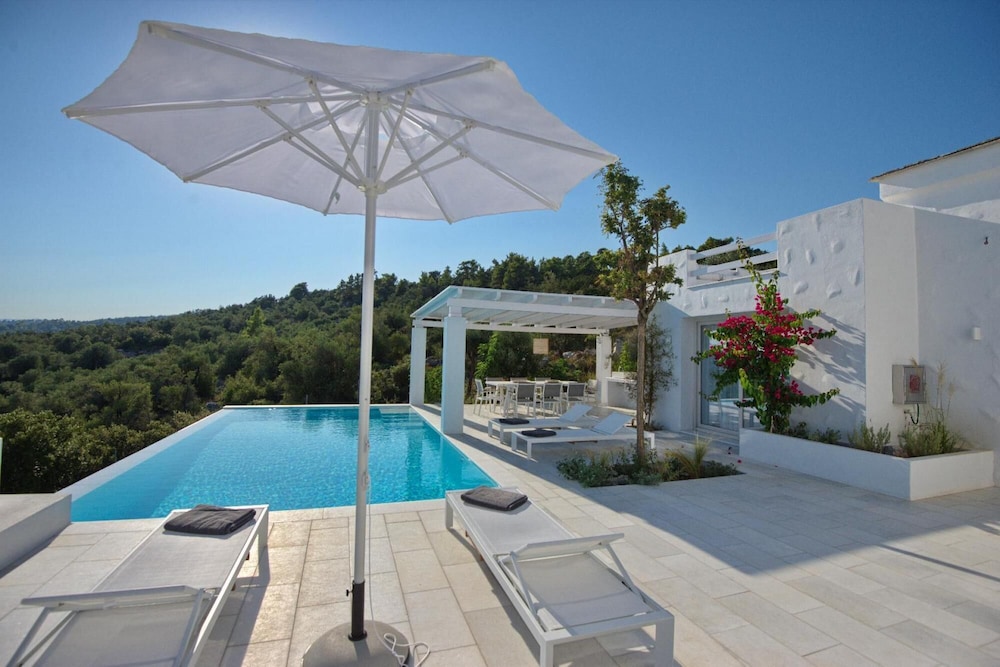 Villa Perseas in Alonnisos view 3