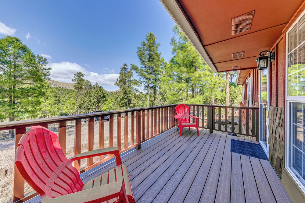 1 Mi to Alto Lake: Mtn-view Home w/ Large Yard!