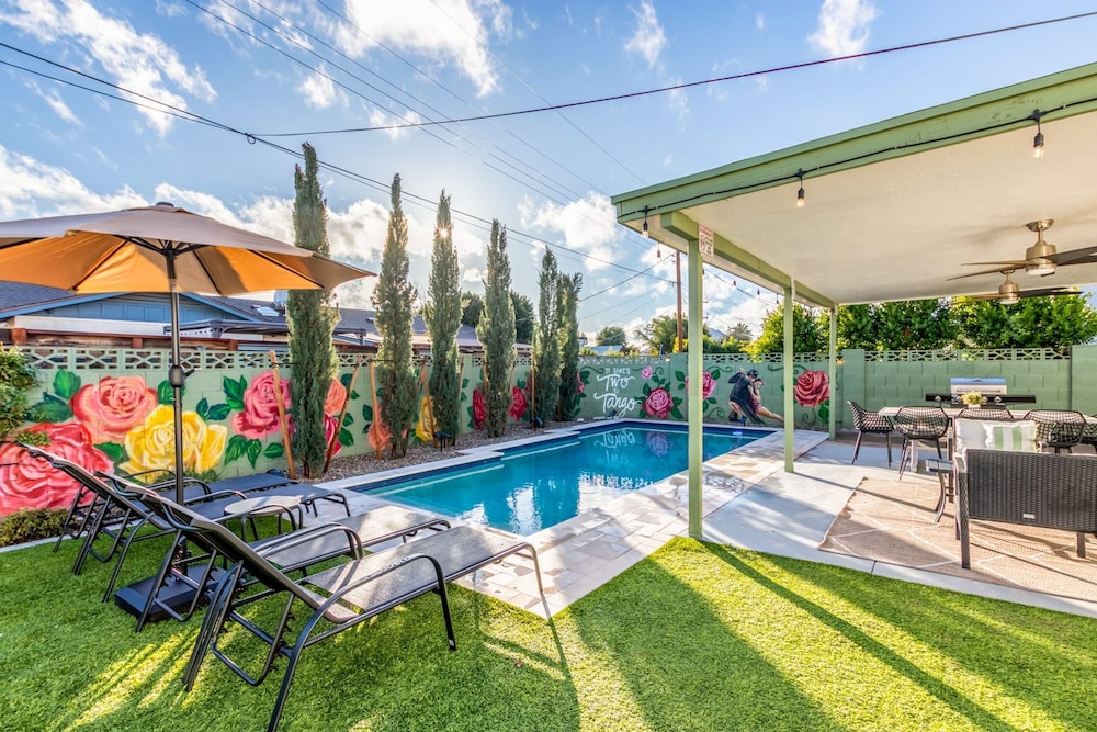 Desert Rose Retreat Heated Pool 2 Masters Gameroom