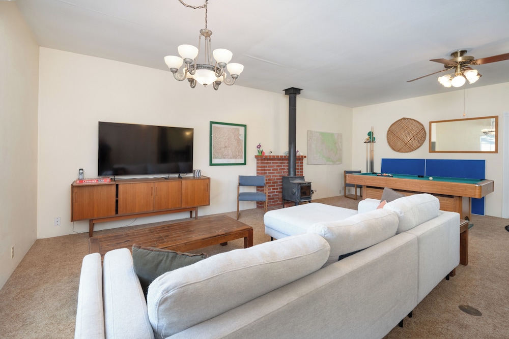 OFF THE Beaten Path Mariposa 3BD + EV Charger view 2