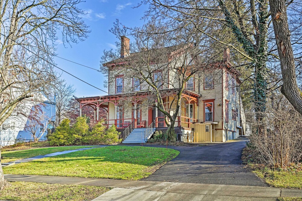 Pet-friendly Apt in 1850's Victorian Mansion! view 3