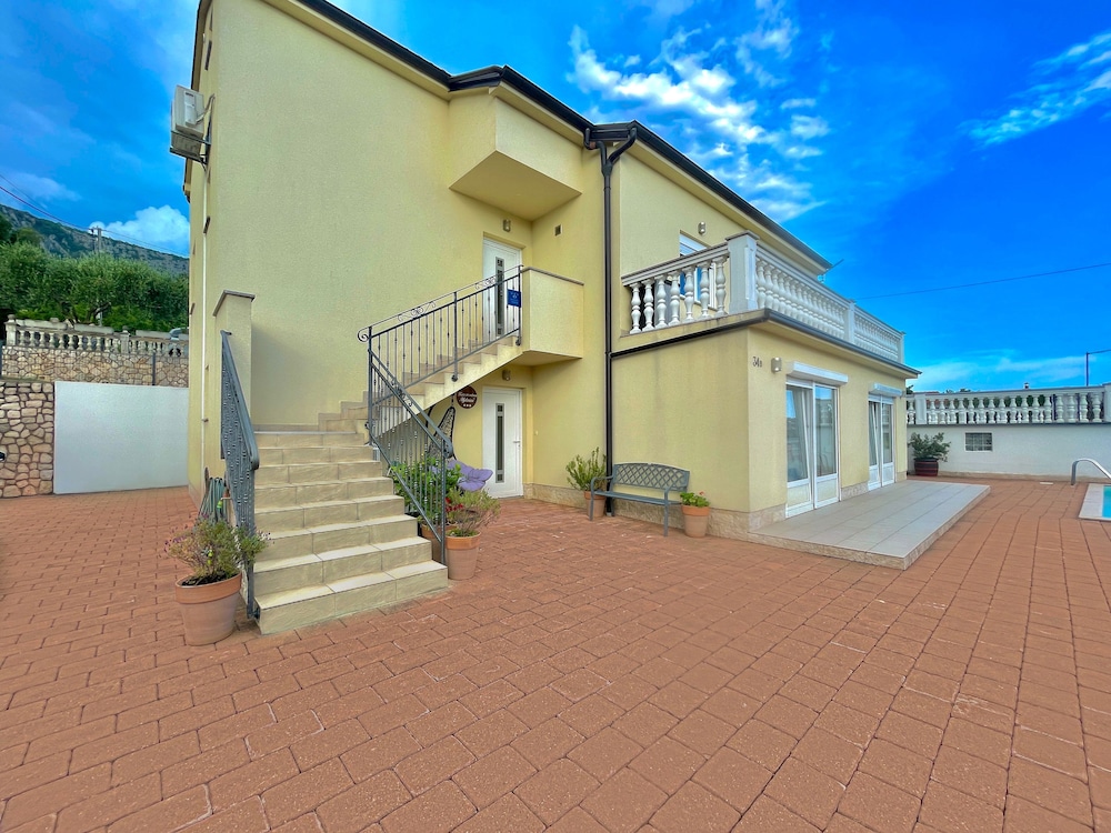 Villa Eternity