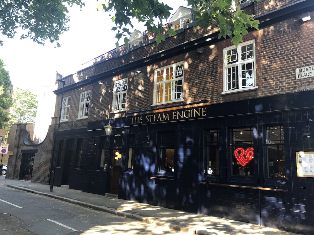 PubLove @ The Steam Engine - Hostel