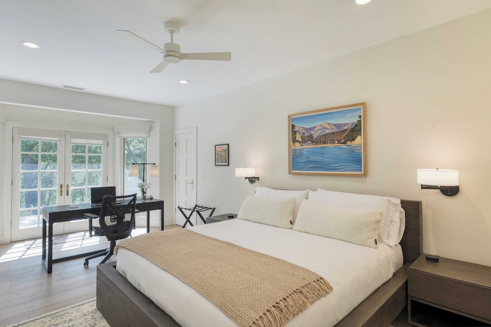 Rancho Robles by Avantstay Vineyard Villa w/ Views, Pool & Privacy