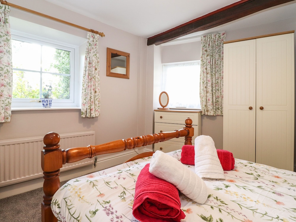 Bakers Yard Cottage