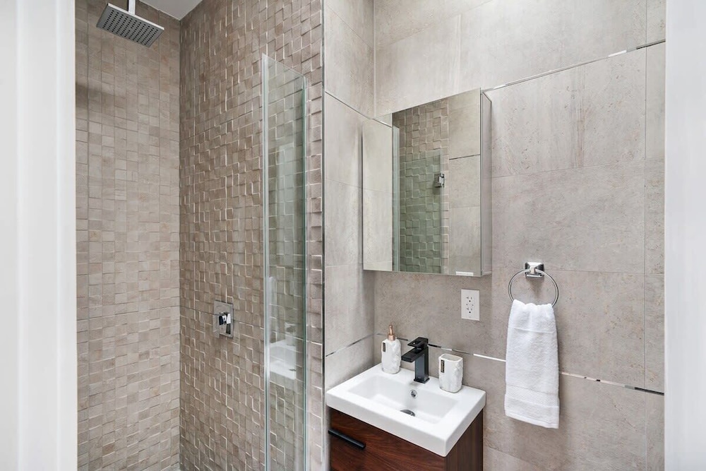 48 Midtown West Apt