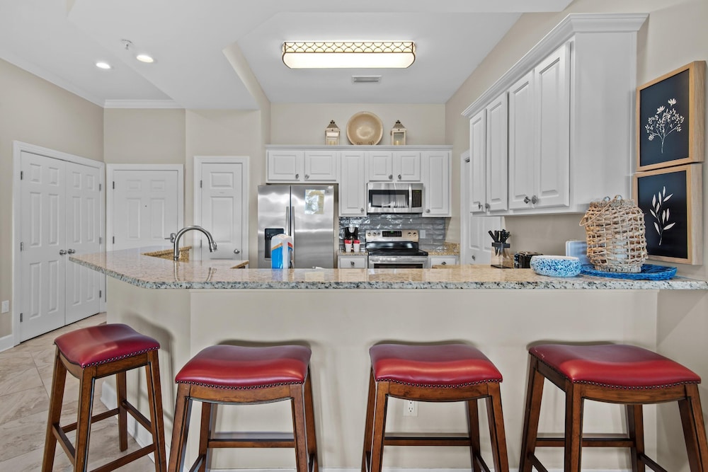 Pavilion Palms 203c