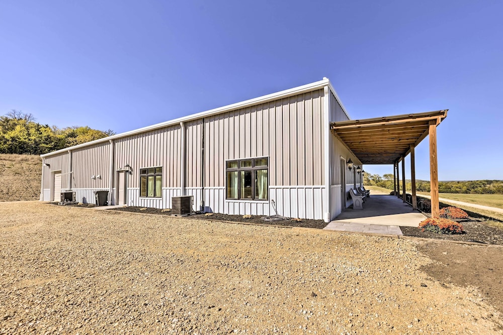 'the Vista' Retreat 30 Mi to Kansas City! - Property Image 23