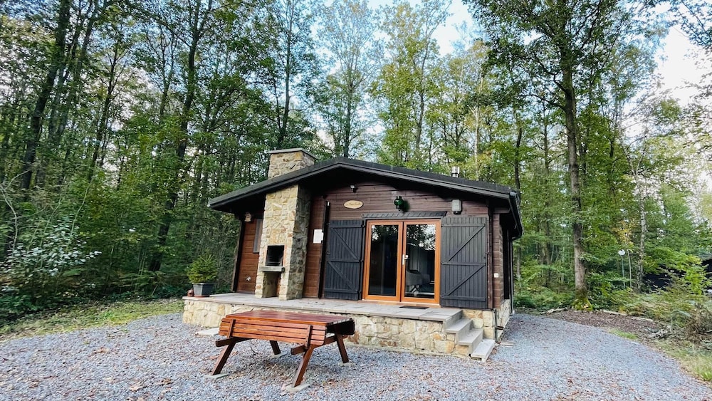 Chalet in Viroinval Near Nature Park