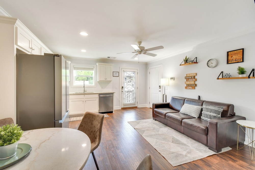 Walk to Shops & Dining: Downtown Condo in Helen