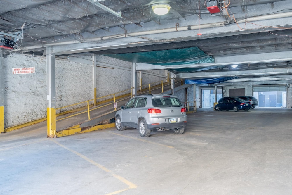 King Bed Garage Wifi Skywalk Access More view 5