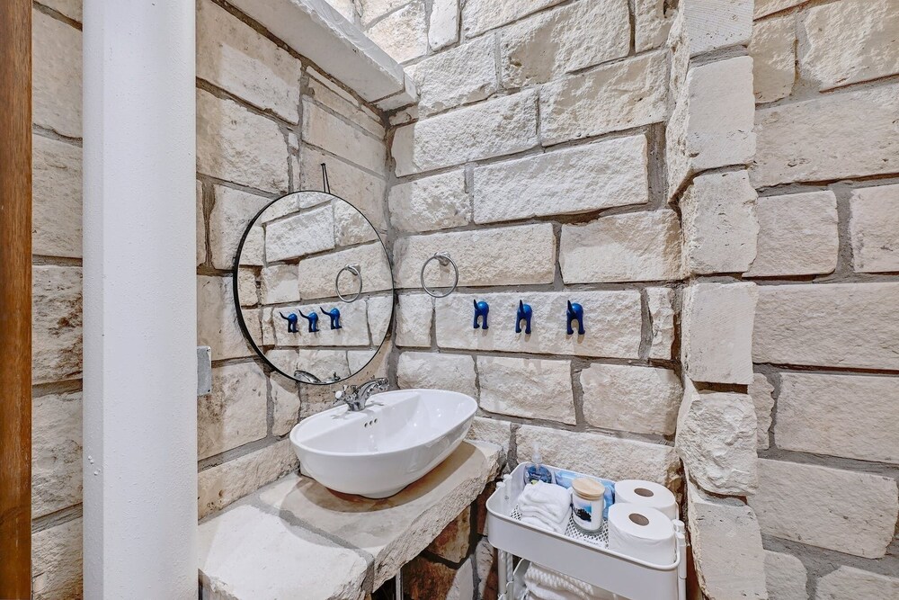 Luxury Lakefront Escape on Lake Travis