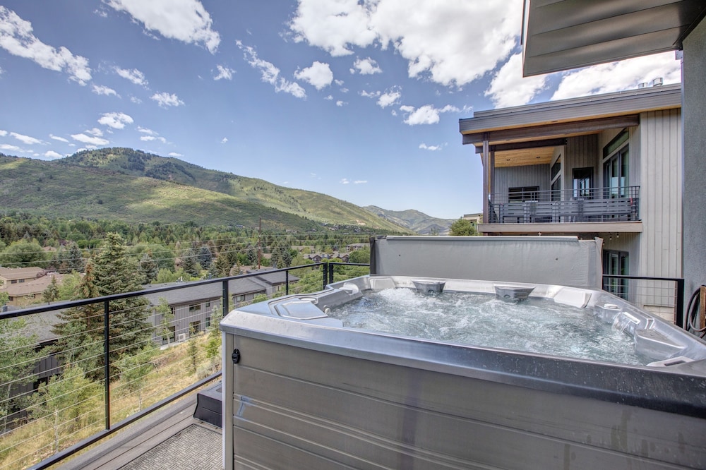 Nine Peaks 4 Bedroom Home