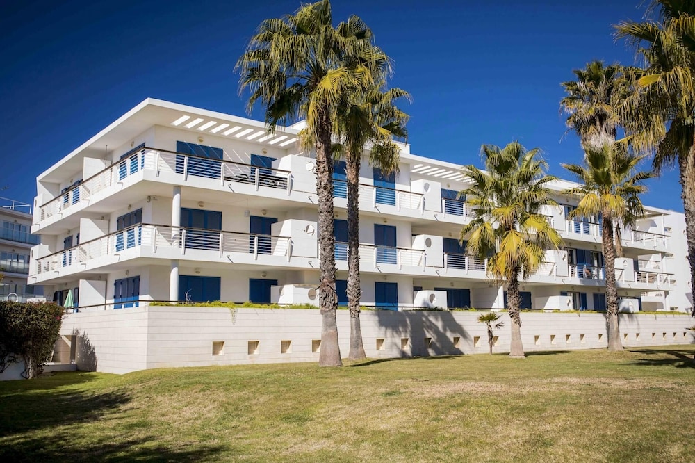 B06 - Top Floor Marina Club 2 Bed Apartment by DreamAlgarve