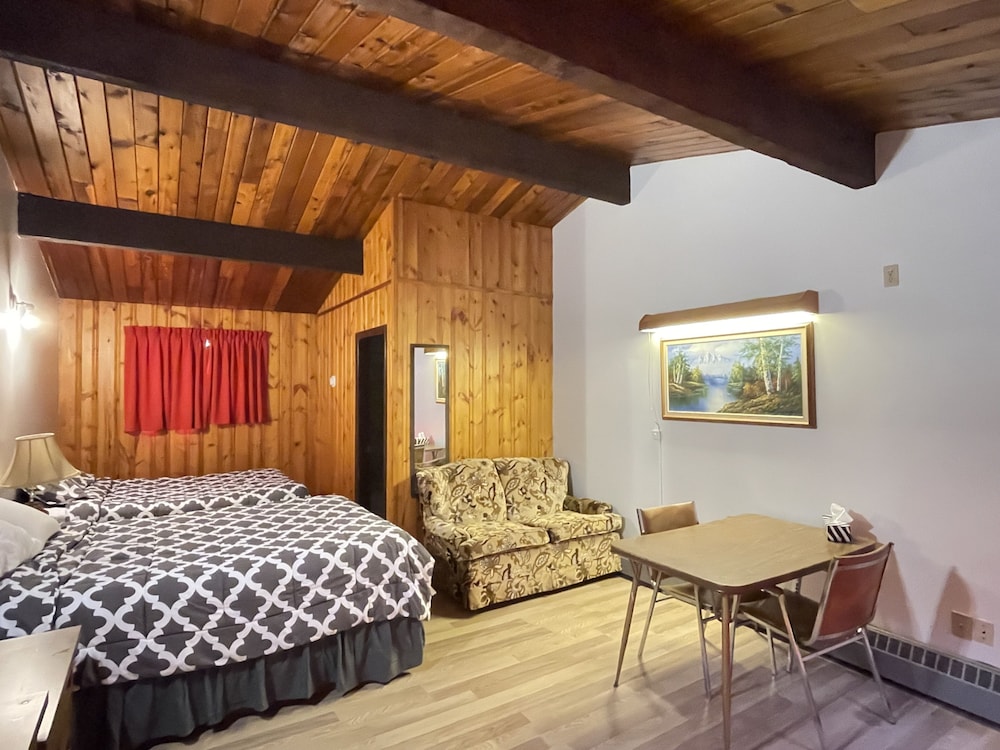 Pembina River Inn