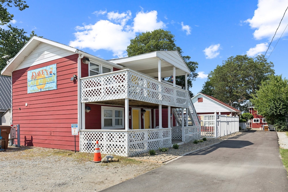 Dave's Last Resort Poolside - Long Stay Discount - Relaxing Cabin 3 1 Bedroom Hotel Room