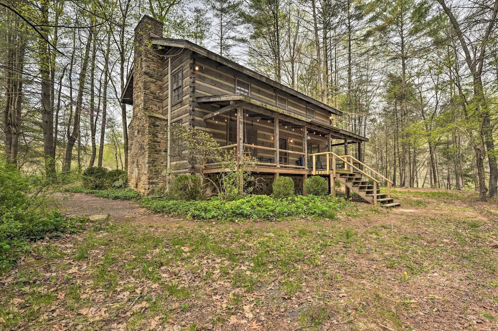 Riversong Cabin w/ Fire Pit on North River