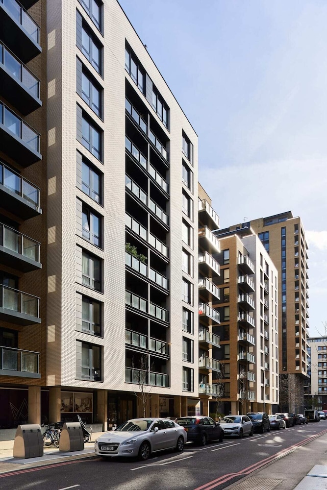 Beautiful 1 Bedroom With Balcony Near Mile End