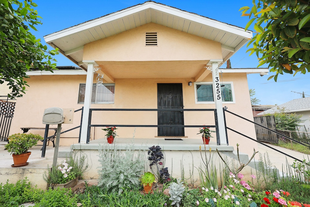 Stylish & Charming 15min to Downtown LA view 4