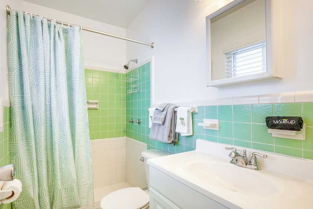 6 Mi to Legoland: Retreat w/ Pool & Fenced Yard
