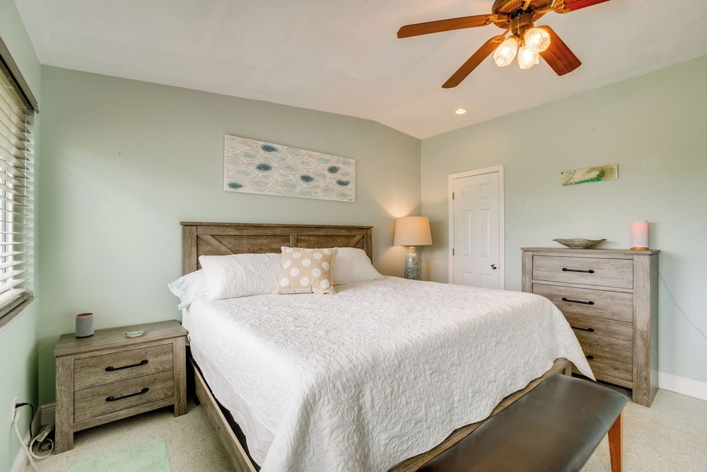 Heated Pool + Spacious Yard: Port Charlotte Escape