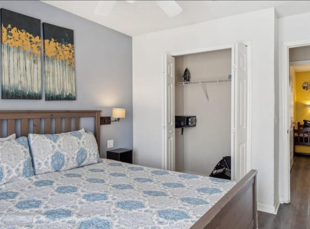 Beautiful Townhome at Lake Barkley With Pool View!