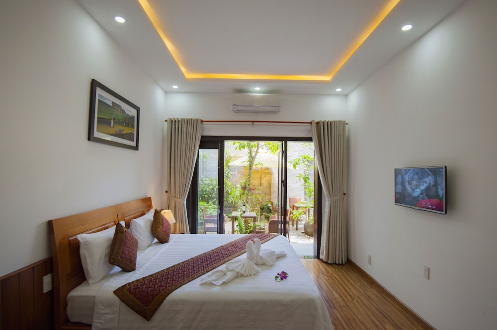 Hoi An SunLake Villa