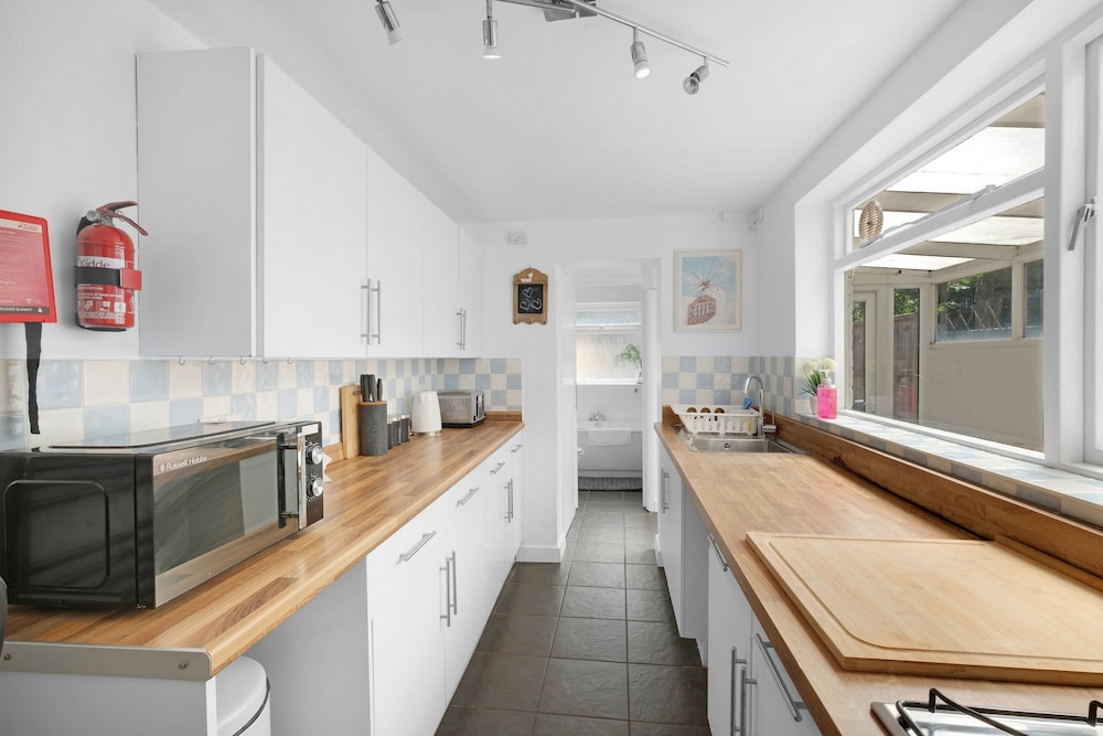 Charming 3 Bed House at Blakes Cottages