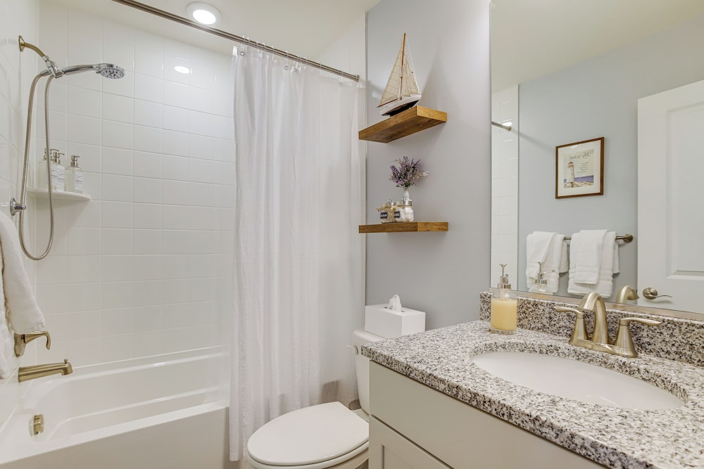 Walk to Dtwn: Waterfront Eastern Shore Townhome!
