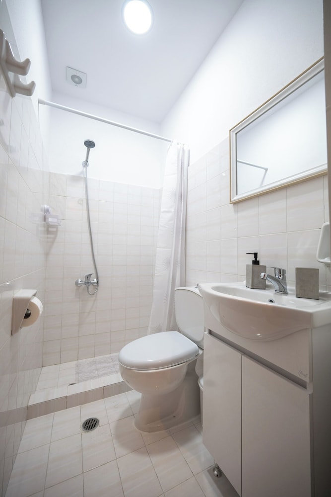 Blue Wave Suites - Ixia