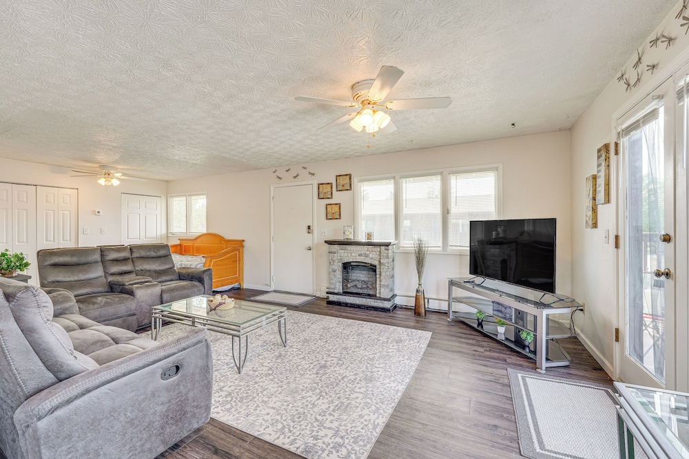 5 Mi to State Park: Mtn-view Apt in Anchorage