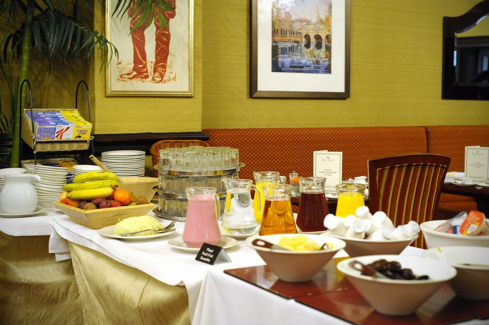 Royal Hotel 52