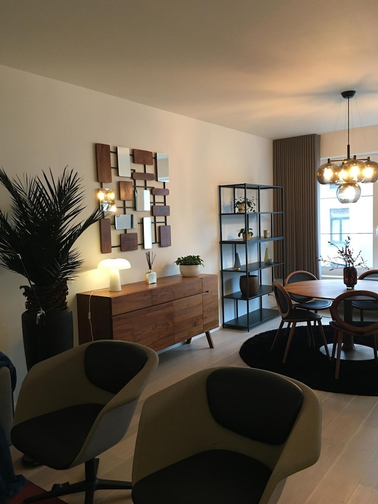La Petite For t Design Flat in Antwerp City