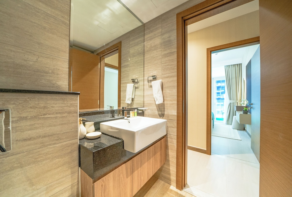 Impressive 2BR Apt with Premium