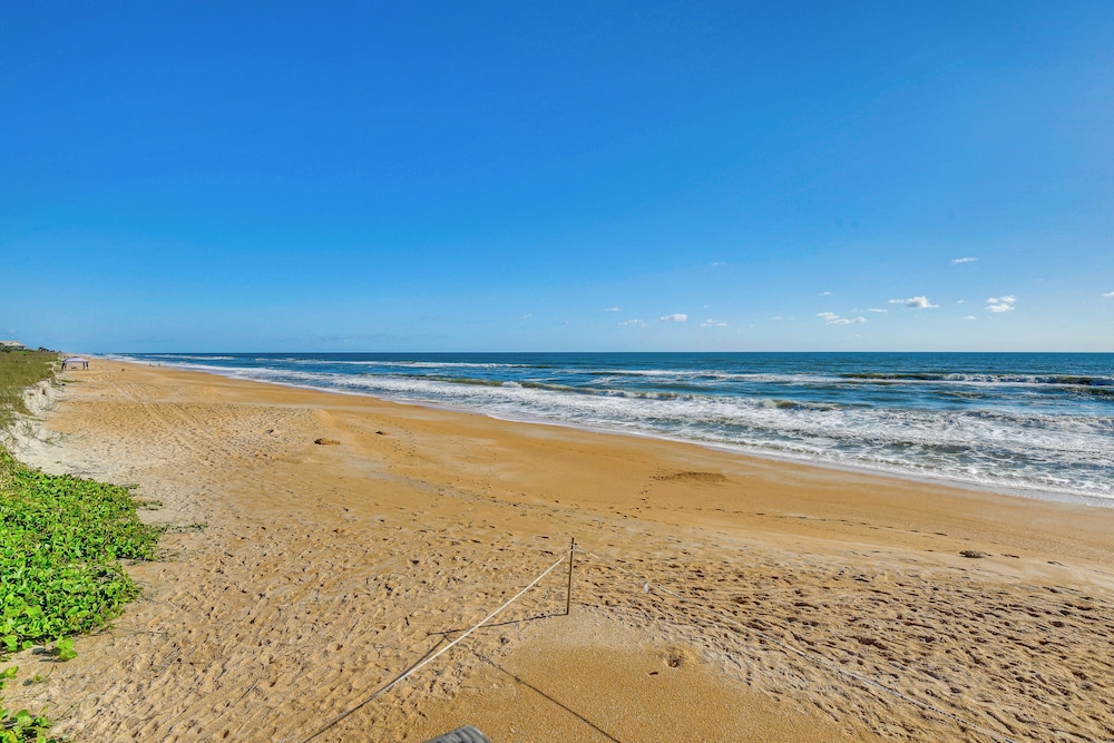 Steps to Beach: Palm Coast Escape w/ Resort Perks!