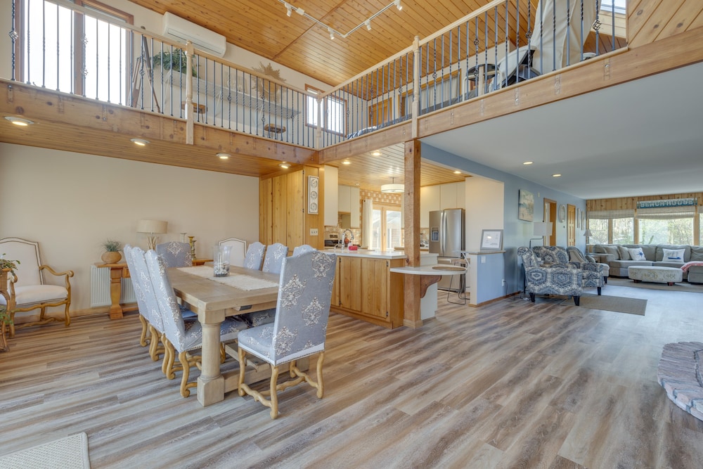 Amazing Rocky Point Retreat Overlooking the Sound! - Property Image 16