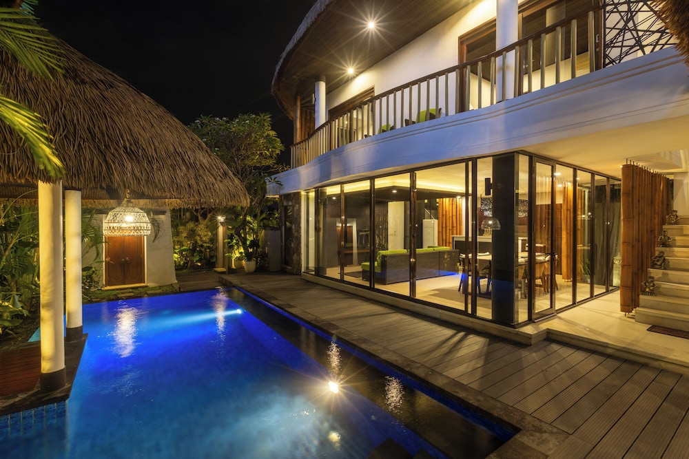 Aragreen Berawa Villa