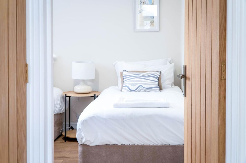 Seascape Retreat - 3 Bedroom Flat - Porthcawl
