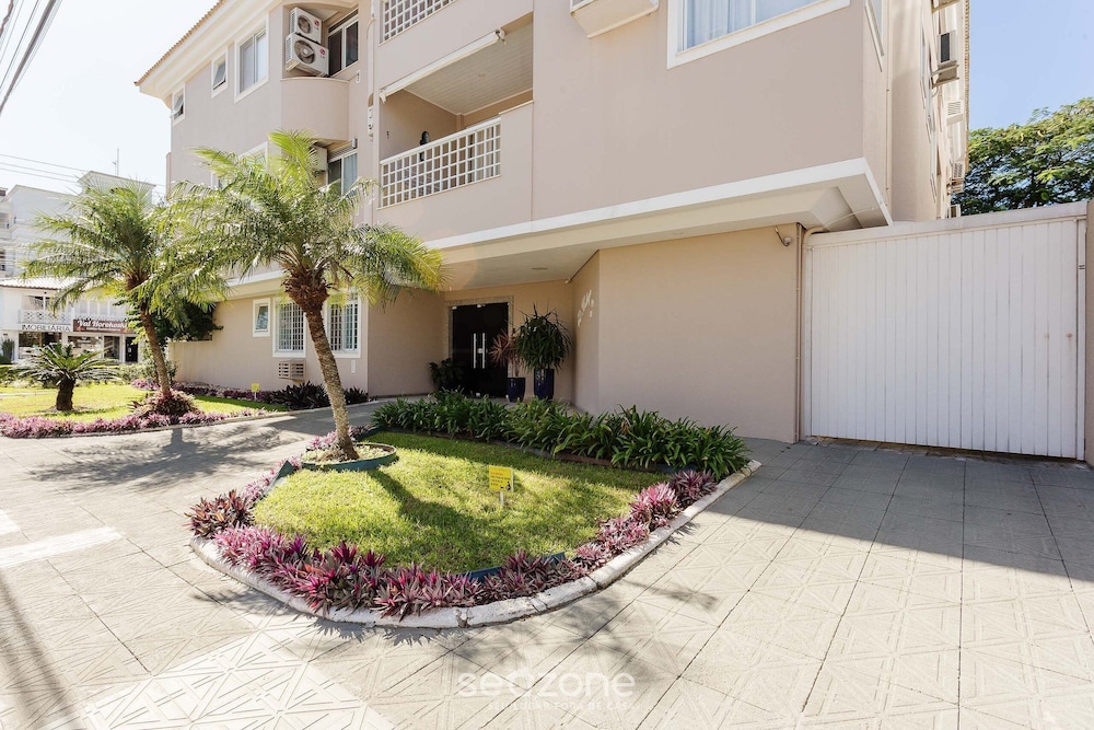Apt w/ Barbecue Close to the Beach - Ceg0202