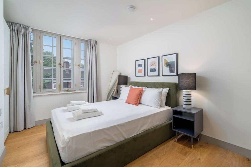 Luxury flats near Big Ben and London Eye