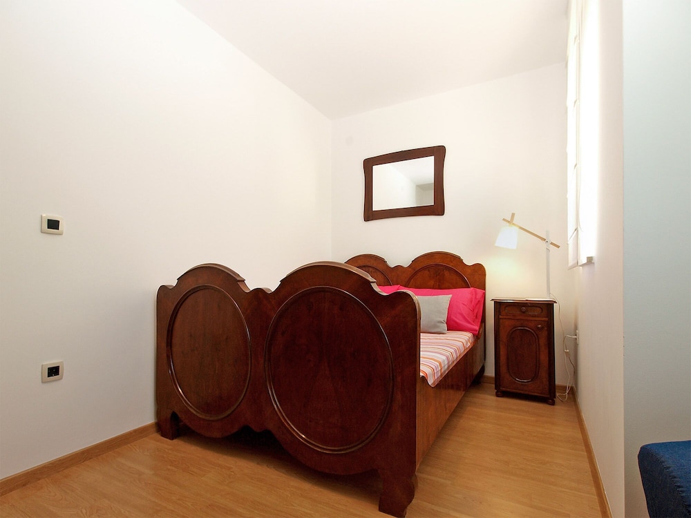 Apartment 1868 view 3